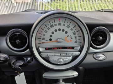 Mini One II Hatchback 1.4 75KM 2009 MINI One 1.4 75KM Serwisowany w ASO do 2019 Manual 1 Właściciel od 5 lat, zdjęcie 9