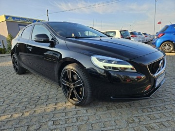 Volvo V40 II Hatchback Facelifting 2.0 D3 150KM 2019 Volvo V40 2.0 Diesel 150KM, zdjęcie 1