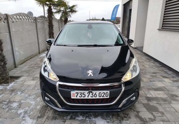 Peugeot 208 I Hatchback 5d Facelifting 1.2 PureTech 110KM 2016 Peugeot 208 Peugeot 208 1.2 Benzyna 110KM, zdjęcie 1