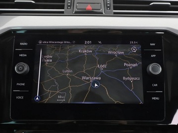 Volkswagen Passat B8 Variant 2.0 TDI BlueMotion SCR 150KM 2019 Volkswagen Passat navi czujniki parkowania, zdjęcie 25