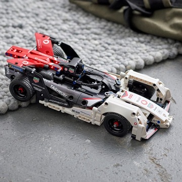 LEGO TECHNIC 42137 Формула E TAG Heuer Porsche 99X с электроприводом Pull-Back