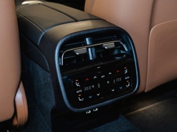 Mercedes Klasa E W214 Sedan 2.0 220d 197KM 2025 E Klasa 220 d 4-Matic AMG 2.0 (197KM) 2025, zdjęcie 12