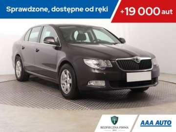 Skoda Superb II Sedan 2.0 TSI 200KM 2010 Skoda Superb 2.0 TSI, Salon Polska, DSG, Xenon