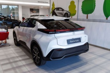 Toyota C-HR II SUV Plug-In 2.0 Hybrid Dynamic Force Plug-in  223KM 2025 Toyota C-HR 2.0 PHEV Style Dynamic Force Plug-in 2.0 Hybryda Plug-in, zdjęcie 12