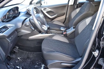 Peugeot 2008 I SUV Facelifting 1.2 PureTech 110KM 2018 Peugeot 2008 SalonPL 110KM Climatronic Nawigacja Smartlink Czujniki Park., zdjęcie 27