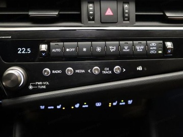 Lexus ES VII (XV70) Sedan Facelifting 300h 218KM 2025 Od ręki - 300h Prestige 2.5 Hybrid 218KM | Podgrzewane fotele!, zdjęcie 9