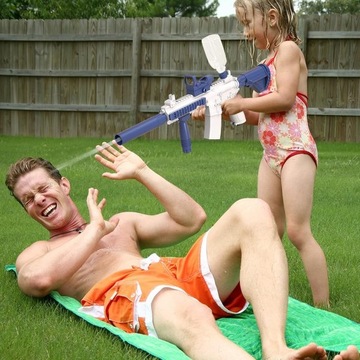 ЭЛЕКТРИЧЕСКИЙ ВОДЯНОЙ ПИСТОЛЕТ ВОДЯНОЙ ЦВЕТОЧНЫЙ РАСПЫЛИТЕЛЬ 2 РЕЖИМА + АККУМУЛЯТОР