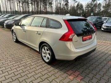 Volvo V60 I Kombi 1.6 T4 180KM 2011 Volvo V60 T4 180 KM Automat Podgrzewane fotele, zdjęcie 4