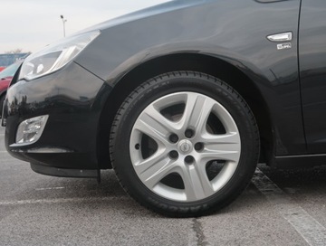 Opel Astra J Sports Tourer 1.4 Turbo ECOTEC 140KM 2012 Opel Astra 1.4 T, Klima, Klimatronic, Tempomat, zdjęcie 14