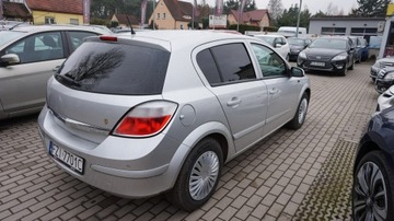 Opel Astra H Hatchback 5d 1.6 Twinport ECOTEC 105KM 2005 Opel Astra zarejestrowany, ubezpieczony. Gwarancja, zdjęcie 6