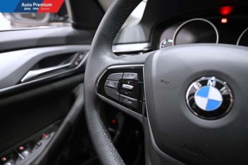 BMW Seria 5 G30-G31 Limuzyna 518d 150KM 2018 BMW Seria 5 518dSpryskiwacze ReflektorowSystem Nawigacji Business 2.0, zdjęcie 4