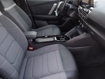 Citroen C4 III SUV 1.2 PureTech 130KM 2023 Citroen C4 1.2 PureTech, Salon Polska, Serwis ASO, zdjęcie 8