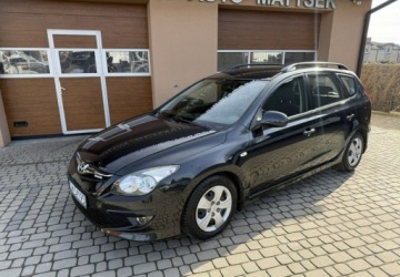 Hyundai i30 I CW Facelifting 1.4 DOHC 109KM 2011 Hyundai i30 1,4 109KM Klimatyzacja 1.4 Benzyna 109KM, zdjęcie 9