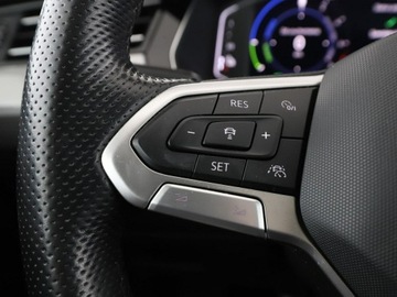 Volkswagen Passat B8 GTE Variant Facelifting 1.4 TSI Plug-In-Hybrid 218KM 2021 Volkswagen Passat 1.4GTE PHEV Automat Panorama, zdjęcie 35