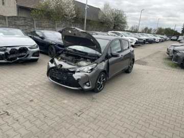Toyota Yaris III Hatchback 5d Facelifting 2017 1.5 Hybrid 100KM 2020 Toyota Yaris Automat Hybryda Klimatronik Kamera, zdjęcie 3