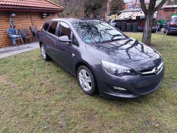 Opel Astra J Sports Tourer Facelifting 1.4 Turbo ECOTEC 120KM 2014 Opel Astra 1.4 Turbo Energy 120KM 2014r, zdjęcie 14