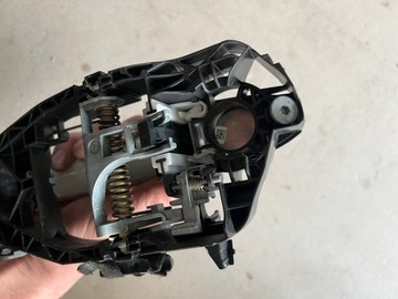 BMW F46 F45 KLIKA DVEŘE PRAVÁ PŘEDNÍ ALPINWEISS