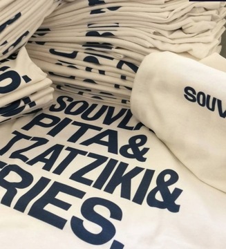 Светоотражающий жилет с напечатанным логотипом компании