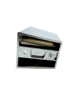 Настенный держатель для душевой лейки, расстояние между монтажными отверстиями 28 мм.