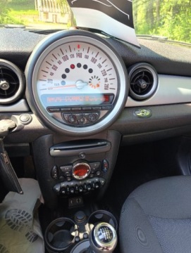 Mini Mini R56 Hatchback Facelifting 1.6 122KM 2013 MINI Cooper Mini Cooper Cabrio 2013r 1.6 benzyna 1.6 Benzyna 122KM, zdjęcie 17