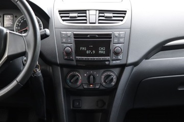 Suzuki Swift V Hatchback 5d 1.2 VVT 94KM 2013 Suzuki Swift 1.2, Salon Polska, Klima, zdjęcie 11