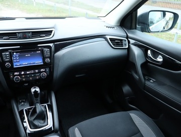 Nissan Qashqai II Crossover Facelifting 1.2 DiG-T 115KM 2018 Nissan Qashqai 1.2 DIG-T, Automat, Navi, Klima, zdjęcie 7