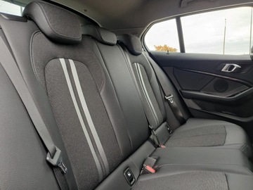 BMW Seria 1 F40 Hatchback 2.0 120i 178KM 2022 BMW 120 BMW 120i, zdjęcie 17