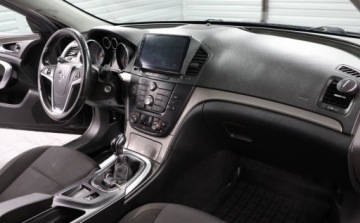 Opel Insignia I Sports Tourer 2.0 CDTI ECOTEC 110KM 2009 Opel Insignia Panorama, Multifunkcja, Tempomat, Komputer, Climatronic, Zad, zdjęcie 9