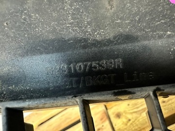 MASKA MŘÍŽKA PŘEDNÍ NÁRAZNÍKU RENAULT MEGANE IV 4 GT 623107539R ORIGINÁLNÍ PALCŮ