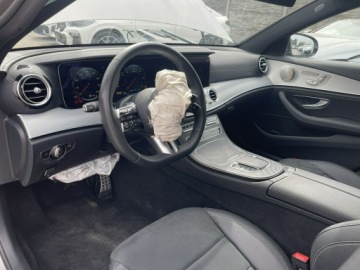 Mercedes Klasa E W214 Sedan 2.0 220d 197KM 2023 Mercedes E 220 PL AMG Diesel 4Matic Kamera Skóra, zdjęcie 7