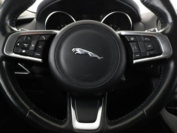 Jaguar F-Pace SUV 2.0 i4D 180KM 2018 Jaguar F-PACE 20d Automat AWD Prestige Navi, zdjęcie 20