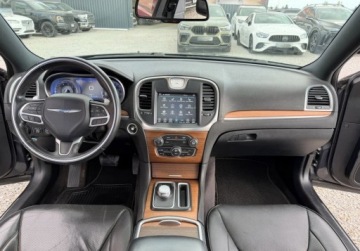 Chrysler 300C II Sedan Facelifting 3.6 V6 286KM 2017 Chrysler 300C 300C 3.6 LPG 285 KM 2017r Warszawa 3.6 BenzynaLPG 285KM, zdjęcie 8