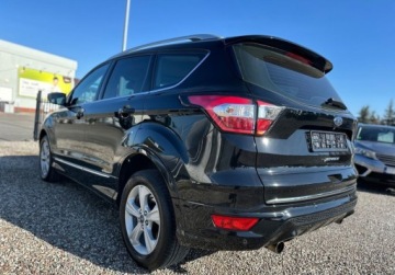 Ford Kuga II SUV Facelifting 1.5 EcoBoost 182KM 2018 Ford Kuga Vignale,182 konie,Automat,4x4 1.5 Benzyna 182KM, zdjęcie 2
