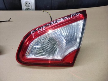 LAMPA TYL W KLAPE KLAPY PRAWA NISSAN QASHQAI J10 LIFT LATA 2010-2013