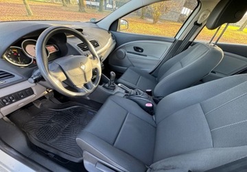 Renault Megane III Hatchback 1.6 16v 100KM 2011 Renault Megane Bezwypadkowy, zadbany, niski przebieg 1.6 Benzyna 100KM, zdjęcie 9