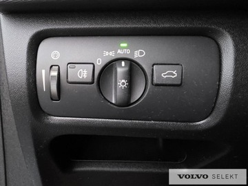 Volvo V40 II Hatchback Facelifting 1.5 T3 152KM 2019 Volvo V40 PL salon Momentum T3 152KM Aut Klima Hak, zdjęcie 25