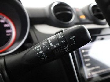 Suzuki Swift VI Hatchback 1.2 DualJet 90KM 2018 Suzuki Swift grzane fotele klima, zdjęcie 28