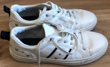 Jenny Fairy białe mokasyny z ćwiekami r 37