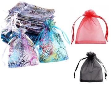 Серьги Hello Kitty Kitten с заклепками из циркония