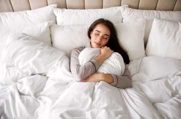 Одеяло 140х200 Противоаллергическое, круглогодичное, мягкое, подойдет каждому.