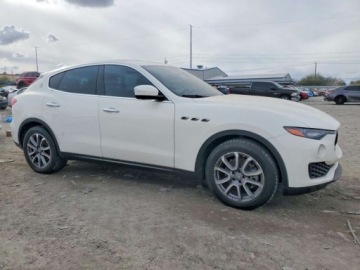 Maserati Levante 2017 Maserati Levante 2017 3.0 Benzyna 345KM, zdjęcie 4