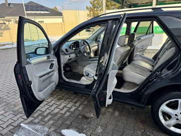 Mercedes Klasa M W164 Off-roader 3.0 V6 (280 CDI) 190KM 2006 Mercedes ML 320 3,0 V6 4Matic 7G-Tronic Offroad, zdjęcie 5
