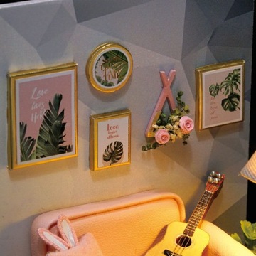 Миниатюрный дом днем ​​с моделью гитары 3D DIY