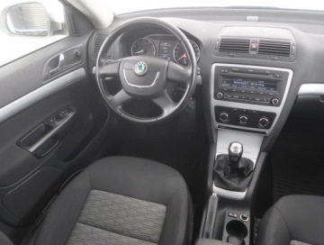 Skoda Octavia II Hatchback Facelifting 1.4 TSI 122KM 2010 Skoda Octavia 1.4 TSI, Salon Polska, zdjęcie 6