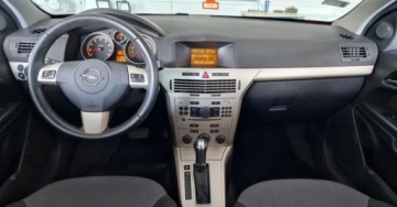 Opel Astra H Cabrio 1.8 ECOTEC 140KM 2008 Opel Astra GTC 1.8 16V 140KM Automat Tempomat 1.8 Benzyna 140KM, zdjęcie 6