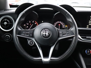 Alfa Romeo Stelvio SUV 2.0 Turbo 200KM 2017 Alfa Romeo Stelvio 2.0 Turbo Q4, Salon Polska, zdjęcie 15