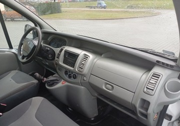 Renault Trafic II Kabina 2.0 dCi 115KM 2009 Renault Trafic Zarejestrowany - 2,0 - 114 KM - 9 osob 2.0 Diesel 114KM, zdjęcie 13