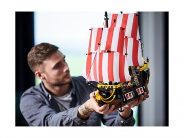 LEGO IDEAS 21322 PIRATES OF BARRACUDA BAY NEW