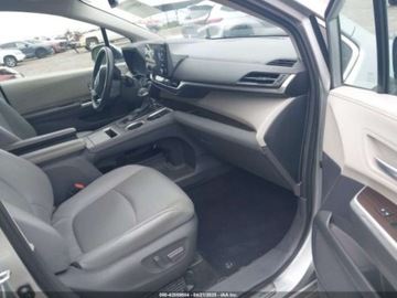 Toyota Sienna III 2021 Toyota Sienna XLE 2021 2.5l 2.5 Hybryda 189KM, zdjęcie 9