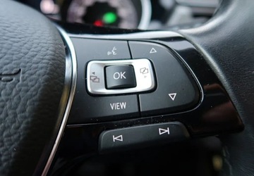 Volkswagen Touran III 1.5 TSI EVO 150KM 2020 Volkswagen Touran Salon Polska, ASO, PDC, Navi, Climatronic, DSG, FVAT23, zdjęcie 25